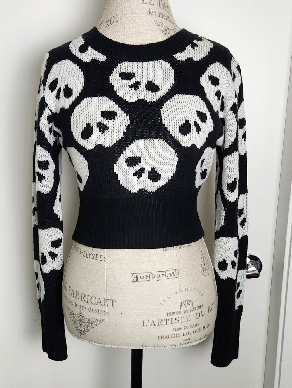 Black & White Skull Knit Crop Sweater